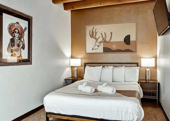 Luxx Taos Motor Lodge